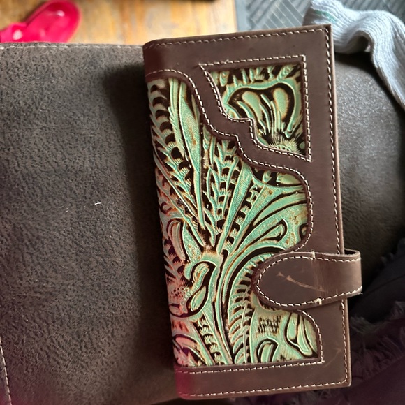 Beautiful New purse and matching wallet - Picture 1 of 6